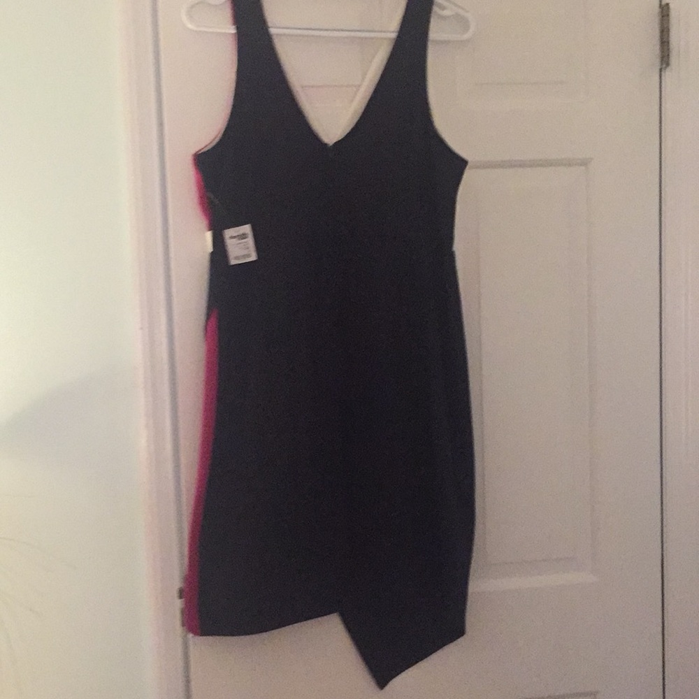 Fun dress - Picture 3 of 4